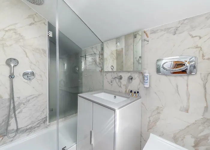 Style And Comfort In Downtown Apartamento