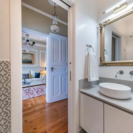 Style And Comfort In Downtown Appartement Lissabon