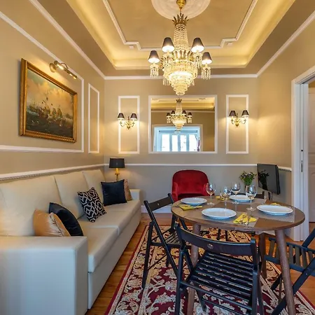 Style And Comfort In Downtown Appartement
